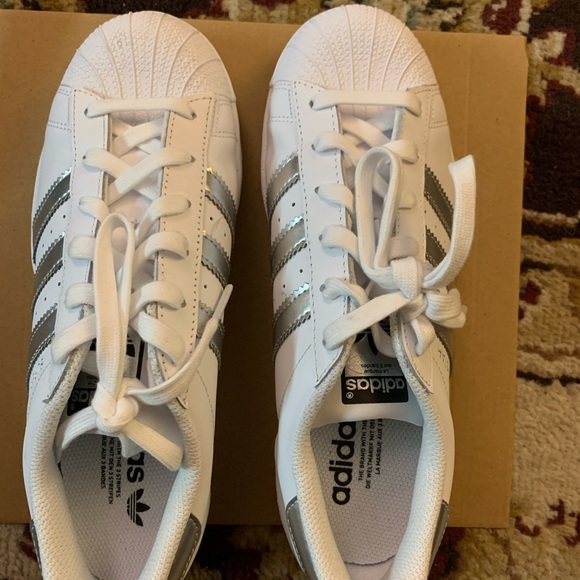 {keywor d} adidas stan smith moscow rose
